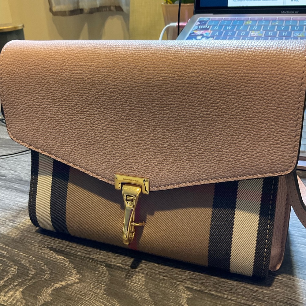 Burberry crossbody. Only worn twice and tag still on.